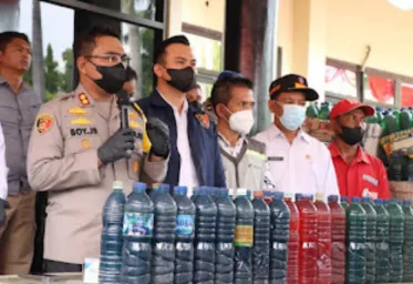 Tersangka Penimbun BBM Pertalite  Berhasil Diamankan  Polres Nganjuk 