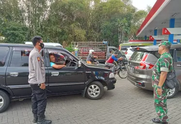 Sejumlah SPBU di Pasuruan Dijaga Ketat Aparat Keamanan 