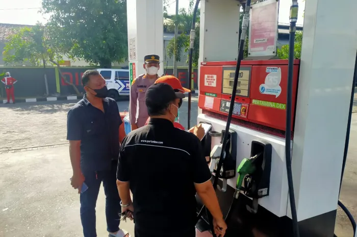 Polrestabes Surabaya Bersama 3 Pilar Bersiaga di SPBU
