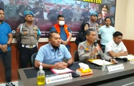 Tipikor  Dua Tersangka Korupsi Pembangunan Jalan Pelabuhan Warnasari Ditangkap 