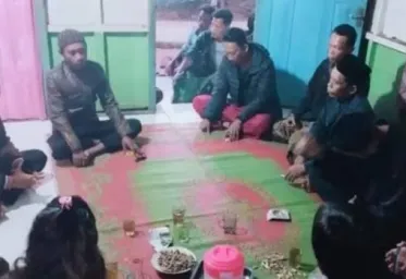 Warga Gerebek Oknum Anggota DPRD di Rumah Bidan