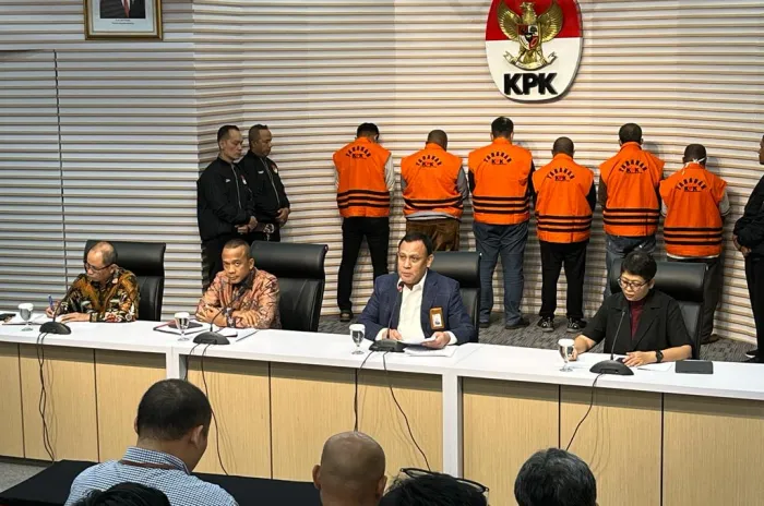 KPK Tetap 6 Tersangka Pasca OTT KPK  di Sorong