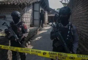 Densus 88  Tangkap 4 Terduga Teroris di Riau