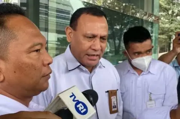 Firli Bahuri   Ditetapkan Sebagai Tersangka, Gantungan Kunci Berlogo KPK Disita Polisi