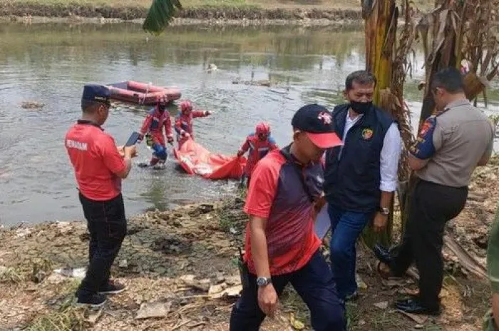 Mayat Pria Tanpa Identitas Ditemukan di BKT Cakung