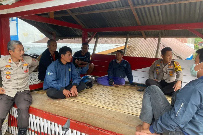 Ngobrol Bareng Wakapolres Mamasa bersama Tukang Ojek Program Jumat Curhat