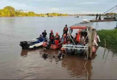 Ketua DPD Golkar Kubu Raya Ceburkan Diri ke Sungai Kapuas Seusai Daftar Caleg 