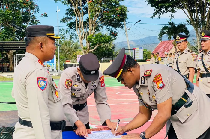 Beberapa Pejabat Dilingkungan Polres Mamasa Laksanakan Serah Terima Jabatan