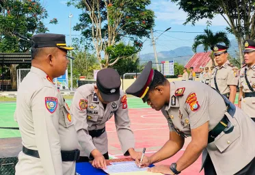 Beberapa Pejabat Dilingkungan Polres Mamasa Laksanakan Serah Terima Jabatan