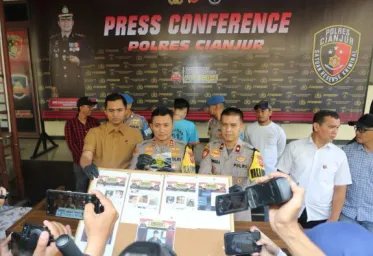 Polisi Tangkap Pemuda Yang Sebarkan Video Seks  Bersama Mantan Pacarnya