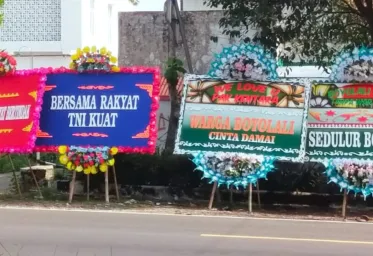 Terkait Kasus Penganiayaan Relawan Ganjar  Karangan Bunga  Dukungan ke TNI  Justru Bermunculan