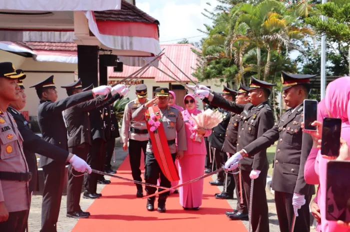 Welcome Dan Farewell Parade Pisah Sambut Kapolres Mamasa