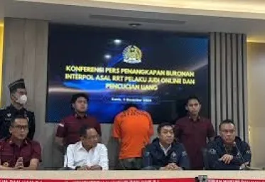 WN China Buronan Kasus Judi Online Ditangkap di Batam