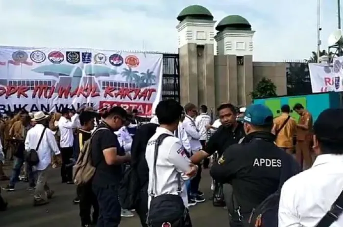 2.730 Aparat Dikerahkan Untuk Amankan Demo Apdesi di Gedung DPR