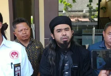  Polisi Jemput Paksa Gus Samsudin Terkait Ajaran Tukar Pasangan 