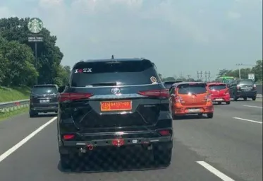 Pakai Pelat Dinas Palsu TNI Sopir Fortuner  Ditangkap