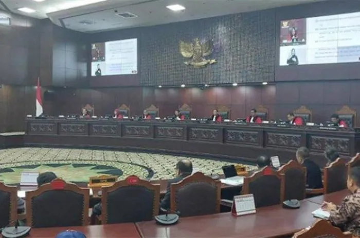 Gugatan Pilpres  Tim AMIN Ditolak 5 Hakim, 3 Hakim Dissenting Opinion 