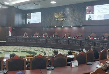 Gugatan Pilpres  Tim AMIN Ditolak 5 Hakim 3 Hakim Dissenting Opinion 