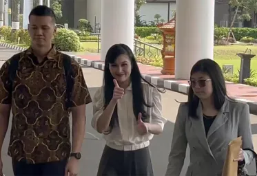 Artis Sandra Dewi Diperiksa  Kejagung Terkait Kasus Korupsi Rp 271 Triliun
