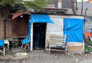 Gerebek Kampung Bahari  Polisi Temukan Apotek Narkoba Hingga Drone Pemantau 