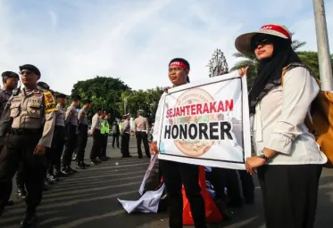 Banyak Guru Honorer Dipecat Punya Dapodik dan NUPTK