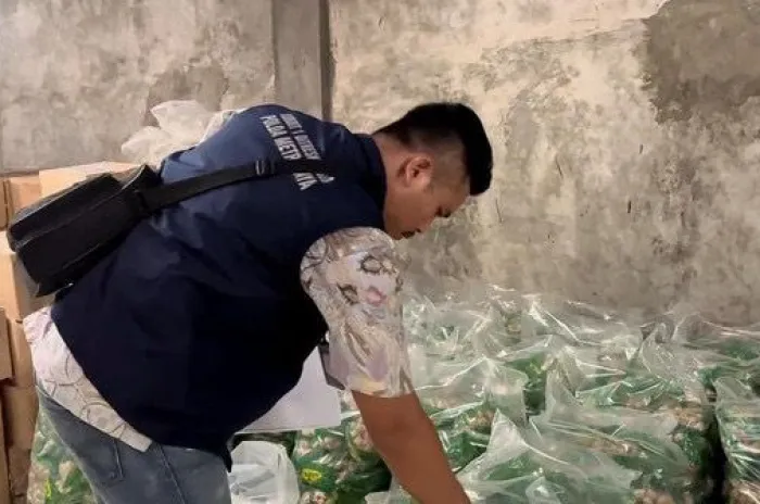 Polisi Gerebek Pabrik Bakso Jeroan Sapi di Bekasi Beromzet Rp15 Juta 
