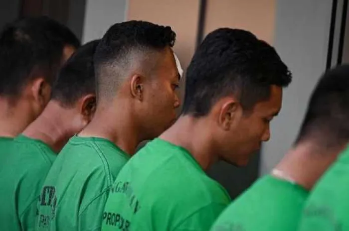 KKEP Berikan Sanksi Tiga Brimob Penumpang Rantis Pelindas Affan Diberi Sanksi Untuk Minta Maaf