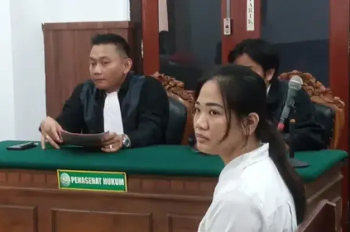Wanita Yang Mengaku  Bisa WhatsApp Sama Dewa Berhasil Tipu Bosnya Senilai Rp 6,3 M