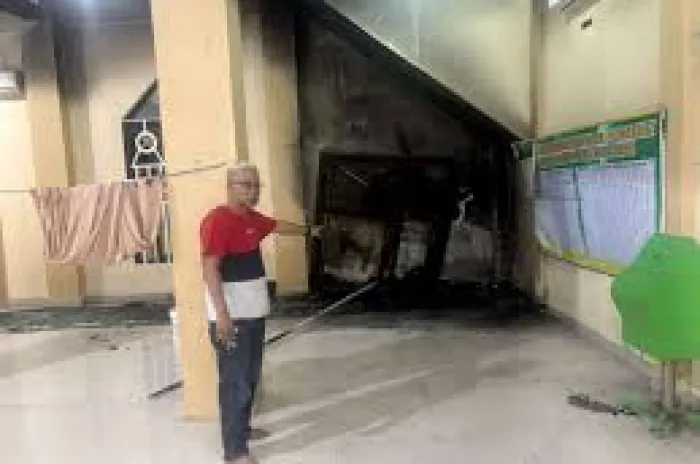 Polisi Berhasil Tangkap Pria Bermukena Pelaku Pembakaran 3 Masjid di Makassar 