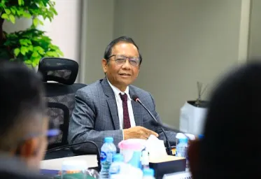 Terkait Dugaan Mark Up Proyek Whoosh Mahfud MD Siap Diperiksa