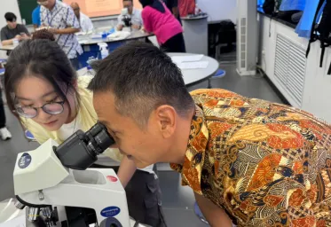 Di Tiongkok Ikan Bisa Divaksinasi