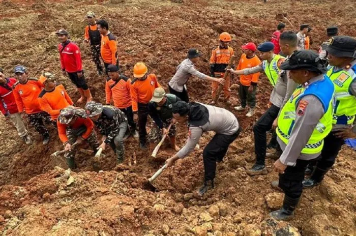 Bencana Tanah Longsor  di Cilacap, 2 Orang Meninggal, 21 Hilang   