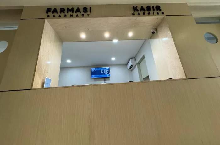 Lamban, Layanan Apotek di RS Setia Mitra