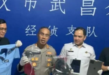 Markas Polisi China Gadungan di Lampung  Digerebek Polisi 27 WNA Diamankan