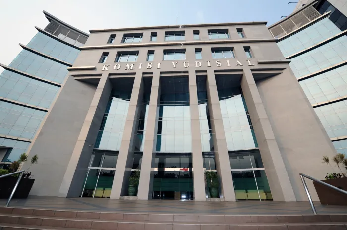 Rapat Paripurna DPR  Secara Resmi Setujui 7 Calon Anggota KY