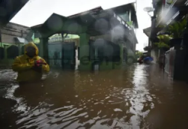 Hujan Semalaman  29 RT di Jakarta Terendam Banjir Tinggi Air di Cawang 23 Meter