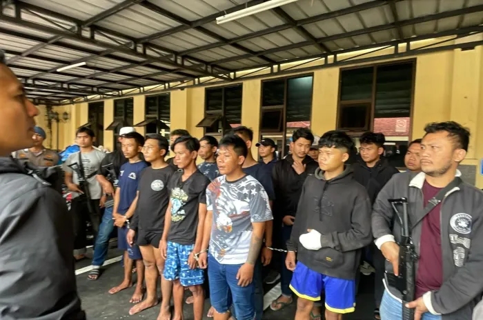 Polisi Tetapkan 5 Tersangka & Geledah Markas Brigez Terkait Kasus Tewasnya Juru Parkir