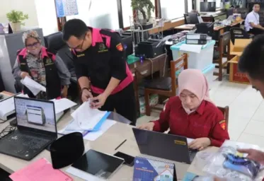 Kantor Dinas Pendidikan Jatim  Digeladah Kejaksaan Terkait Korupsi Rp 65 M