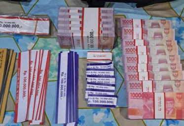 2 Orang Berhasil Ditangkap Saat Polisi Gerebek Pabrik Uang Palsu di Bogor