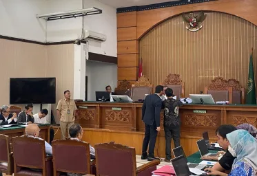 Kericuhan Terjadi Saat Sidang Kasus Hasto 4 Orang Diusir Keluar Ruangan