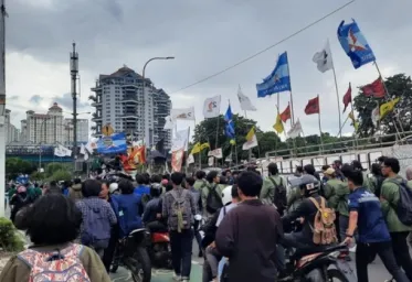 Masih 15 Mahasiswa Trisakti  Yang Belum Dibebaskan 