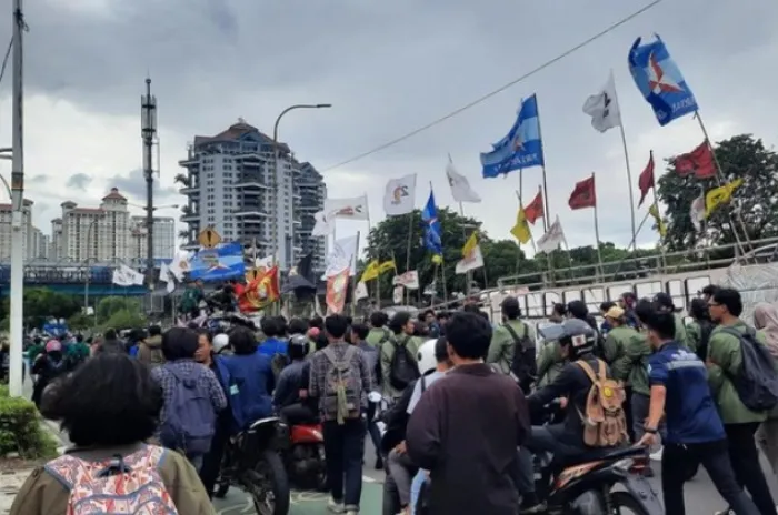 Masih 15 Mahasiswa Trisakti  Yang Belum Dibebaskan 