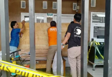 Suami Istri Ditemukan Tewas Bersimbah Darah di Karawang