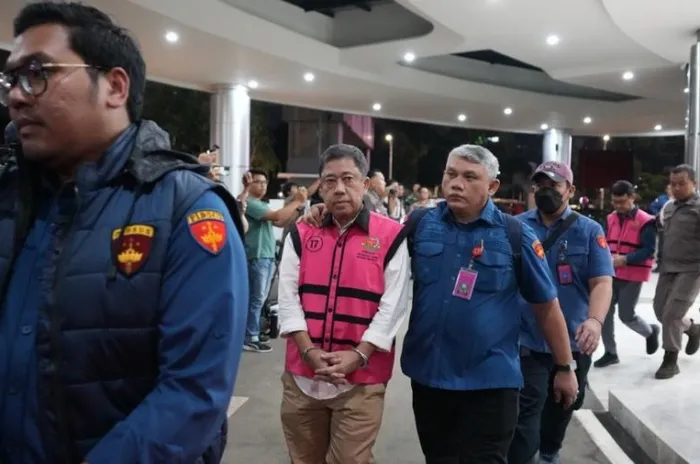 Sembilan Tersangka Baru  Ditetapkan Kejagung Dalam Korupsi BBM Yang Rugikan Rugi Negara Rp 285 Triliun