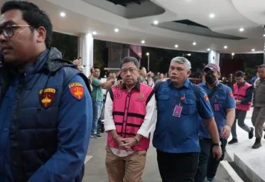 Sembilan Tersangka Baru  Ditetapkan Kejagung Dalam Korupsi BBM Yang Rugikan Rugi Negara Rp 285 Triliun