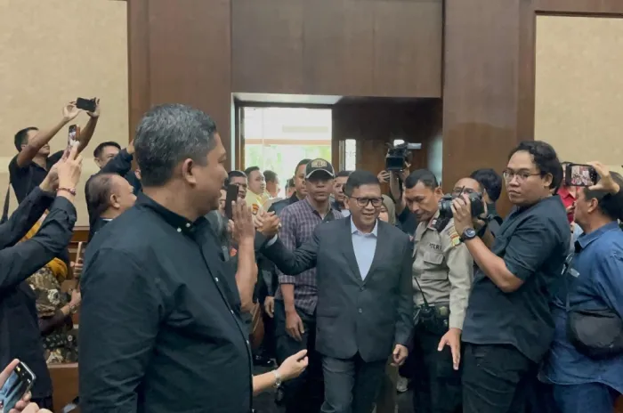 Pasca Vonis Hasto, KPK Didesak Tangkap Harun Masiku