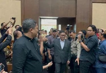 Pasca Vonis Hasto KPK Didesak Tangkap Harun Masiku