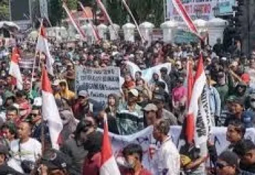 Demo Menolak Kenaikan PBB di Pati Berakhir Rusuh 22 Orang Ditangkap 