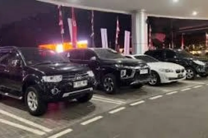 Kejagung Sita Sejumlah Mobil Mewah Milik Riza Chalid 