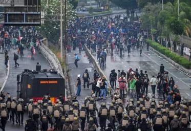 Surakan 6 Tuntutan  Terjadi Demo di Berbagai  Daerah 28 Agustus